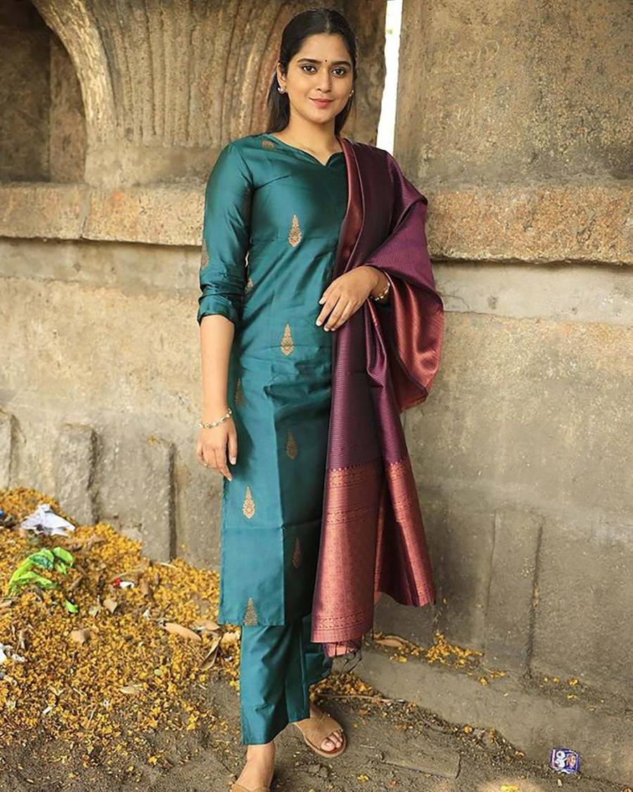 FANCY SILK WEAVING WORK TOP BOTTOM WITH DUPATTA FESTIVE WEAR WHOLESALE PRICE ETHNIC GARMENT (2)