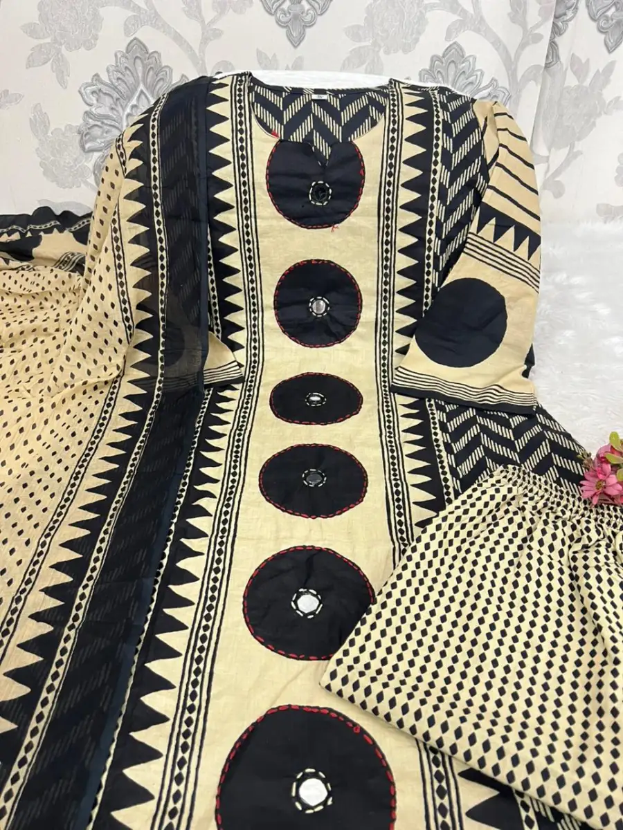 MODERN COTTON AJRAKH MOTIFS PRINT WITH MIRROR AND KANTHA WORK TOP BOTTOM WITH DUPATTA DAILY WEAR WHOLESALE PRICE ETHNIC GARMENT (7)