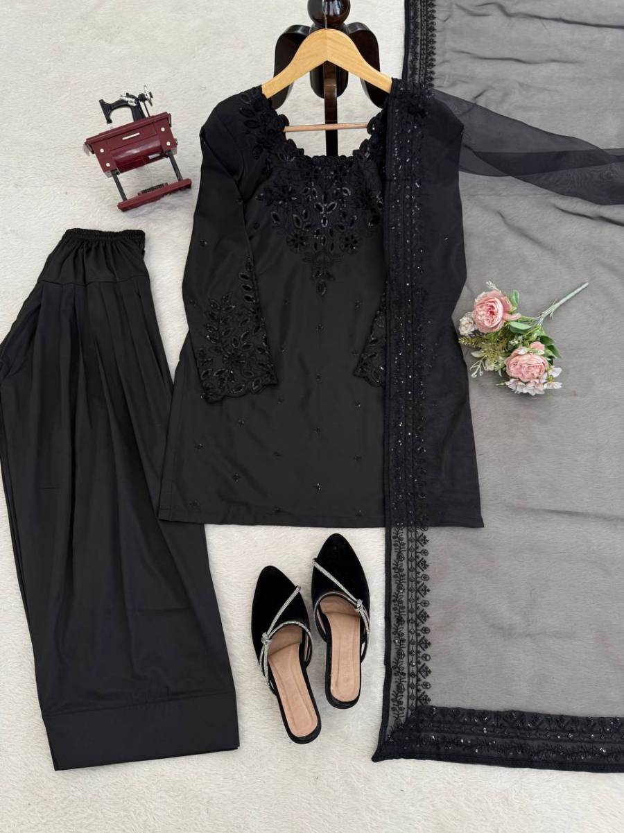 NEW ARRIVAL NATURAL CREPE THREAD WITH SEQUENCE WORK TOP PATIYALA WITH DUPATTA FESTIVE WEAR WHOLESALE PRICE ETHNIC GARMENT (24)