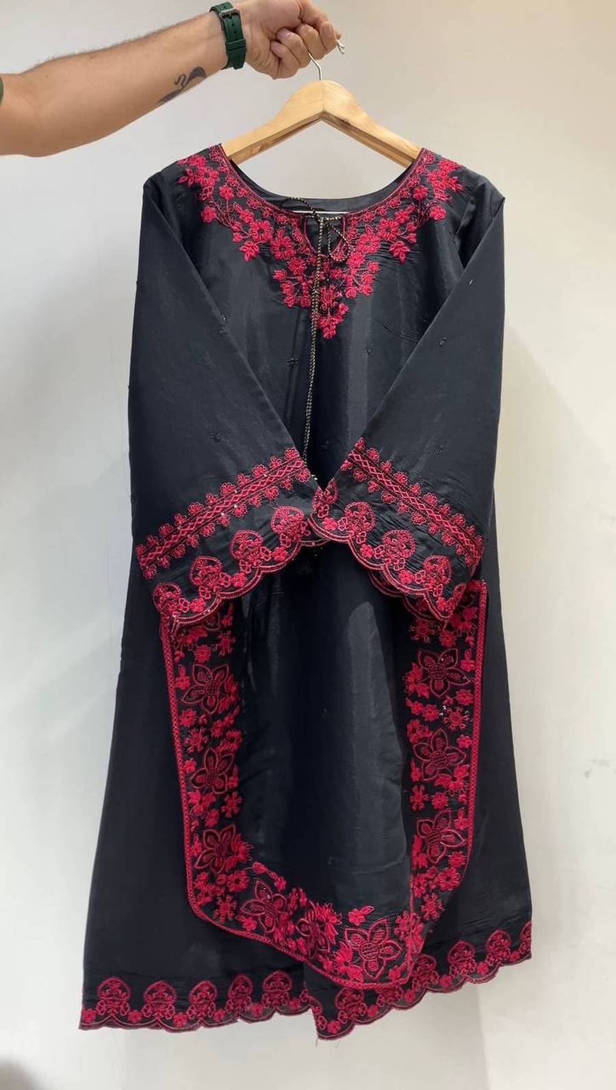 RICH LOOK FRENCH CREPE SEQUENCE EMBROIDERY AND TUSSLES WORK TOP PALAZZO SET CASUAL WEAR WHOLESALE PRICE ETHNIC GARMENT (4)