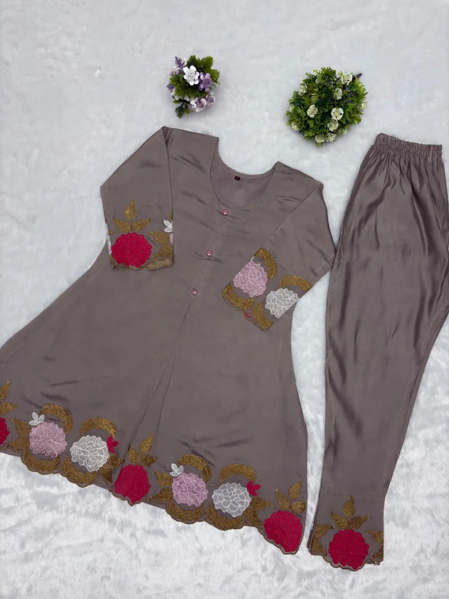RICH LOOK MUL CHANDERI EMBROIDERY WORK CO-ORD SET DAILY WEAR WHOLESALE PRICE ETHNIC GARMENT (7)