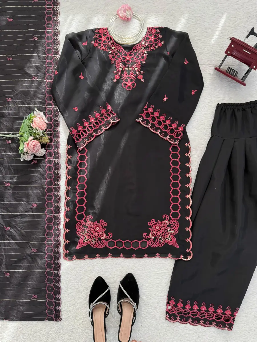 RICH LOOK MUL CHANDERI THREAD WITH SEQUENCE WORK TOP PATIYALA WITH DUPATTA FESTIVE WEAR WHOLESALE PRICE ETHNIC GARMENT (9)