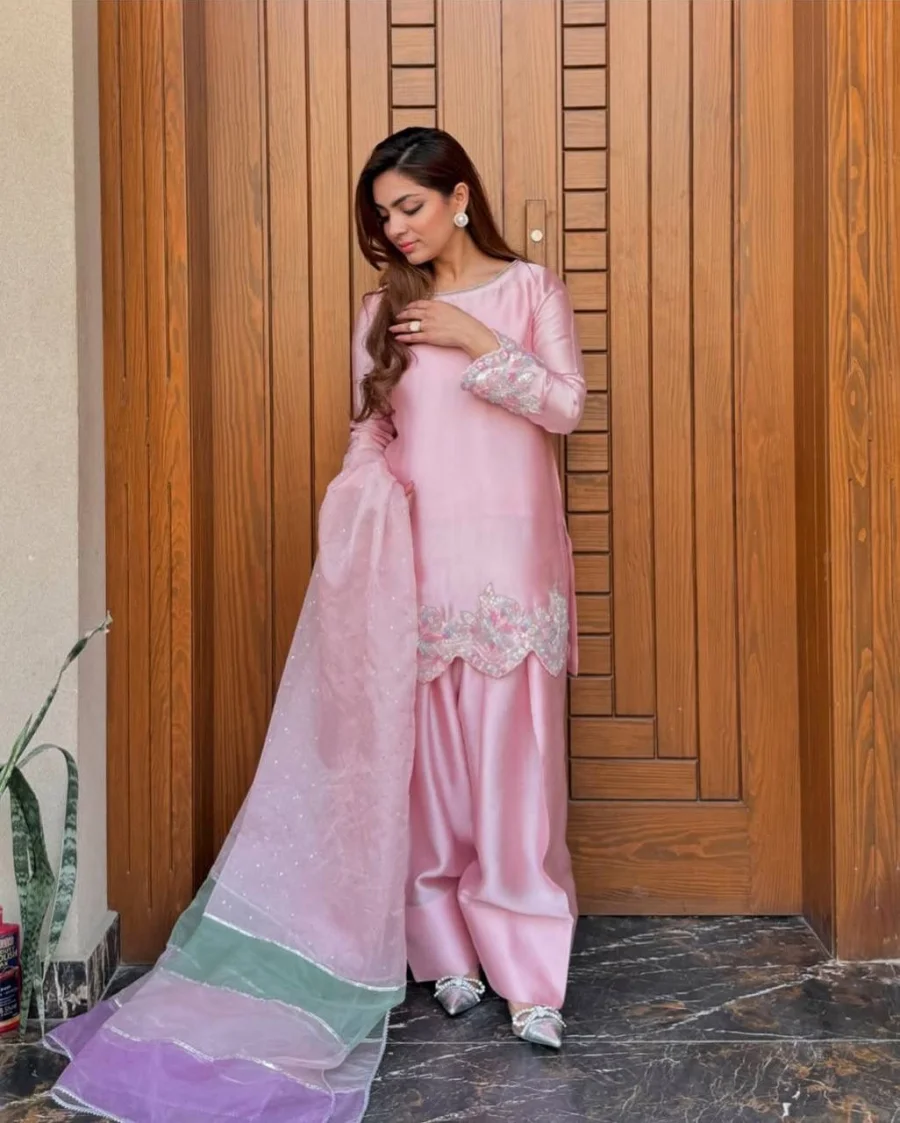 RICH LOOK NATURAL CREPE EMBROIDERY SEQUENCE WITH PERAL HAND WORK TOP PATIYALA WITH DUPATTA FESTIVE WEAR WHOLESALE PRICE ETHNIC GARMENT (3)