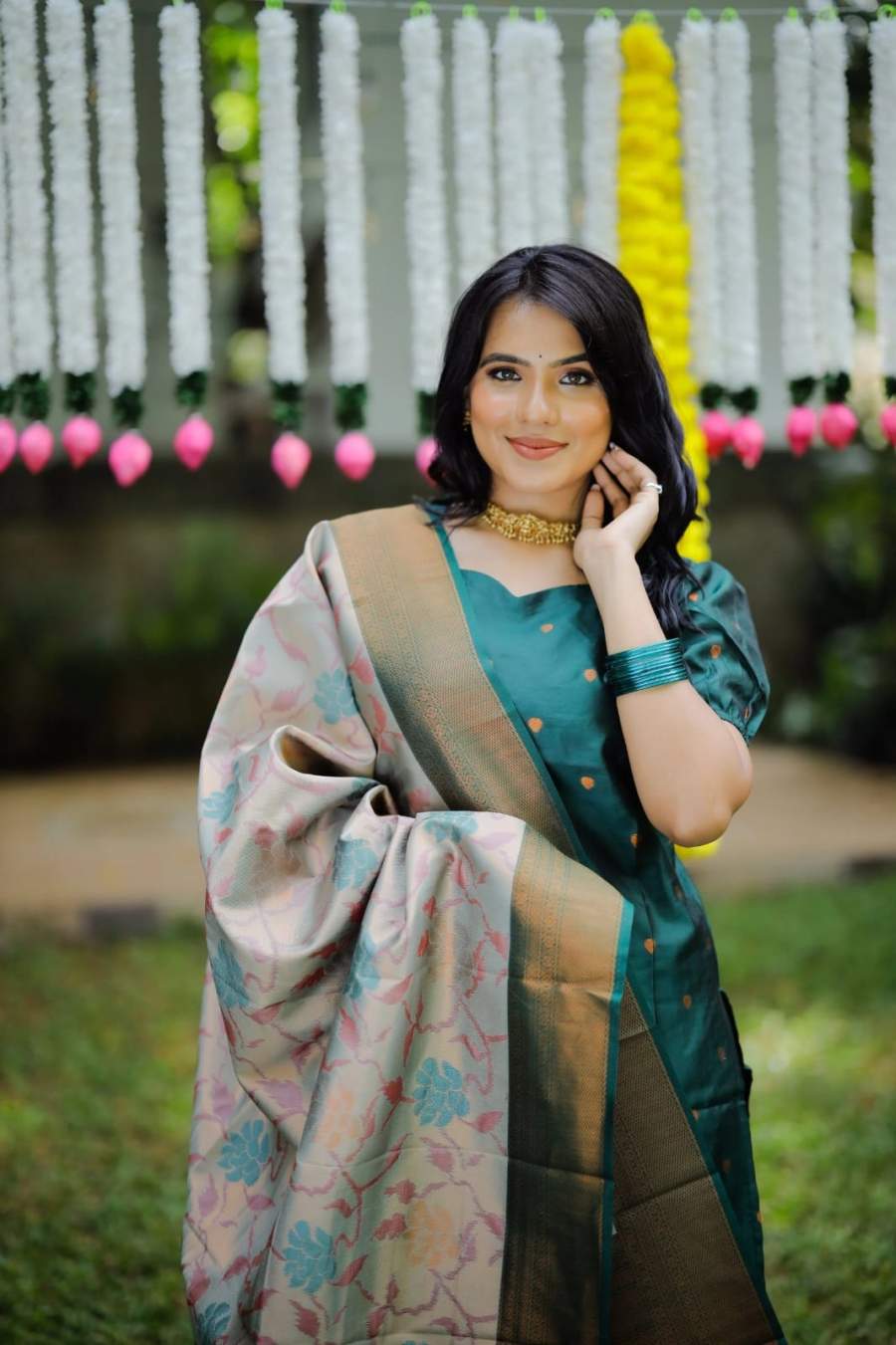 TRADITIONAL JACQUARD WEAVING WORK TOP BOTTOM WITH DUPATTA FESTIVE WEAR WHOLESALE PRICE ETHNIC GARMENT (5)