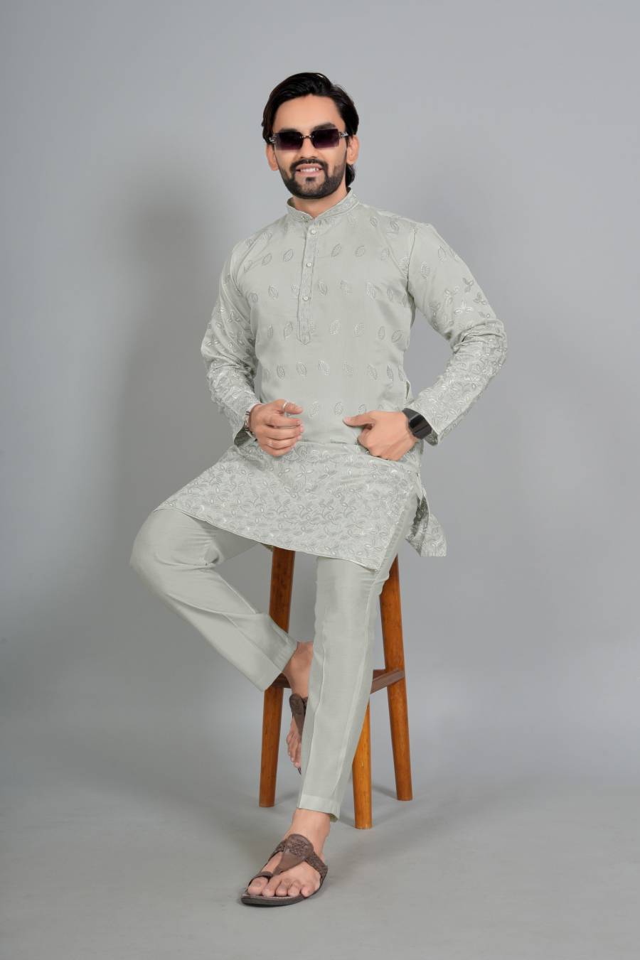 1DESIGNER COTTON SILK EMBROIDERY WORK MEN'S KURTA WEDDING WEAR WHOLESALE PRICE ETHNIC GARMENT (8)