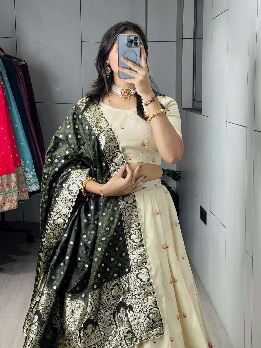 1DESIGNER PAITHANI SILK ZARI WEAVING WORK WITH COLORED BORDER AND BUTTI WORK LEHENGA CHOLI WITH DUPATTA WEDDING WEAR WHOLESALE PRICE ETHNIC GARMENT (9)
