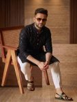 1MODERN RAYON THREAD SEQUENCE WORK MEN’S KURTA PAYJAMA SET FESTIVE WEAR WHOLESALE PRICE ETHNIC GARMENT (2)