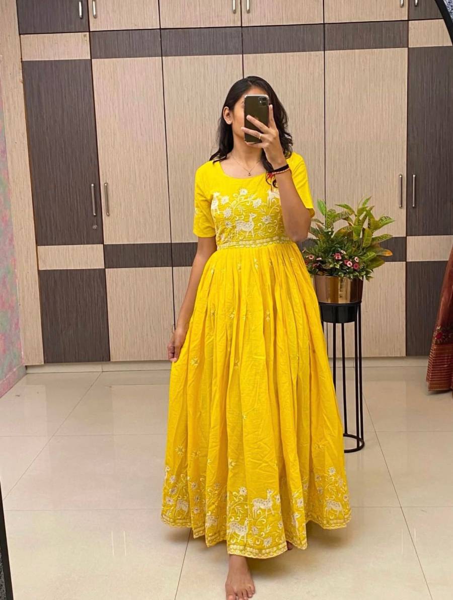 2MODERN MUL COTTON EMBROIDERY WORK GOWN FESTIVE WEAR WHOLESALE PRICE ETHNIC GARMENT (10)