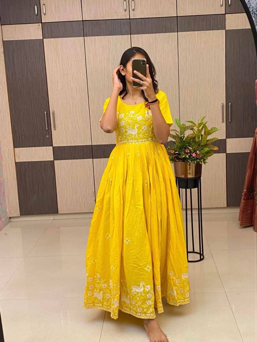 2MODERN MUL COTTON EMBROIDERY WORK GOWN FESTIVE WEAR WHOLESALE PRICE ETHNIC GARMENT (11)