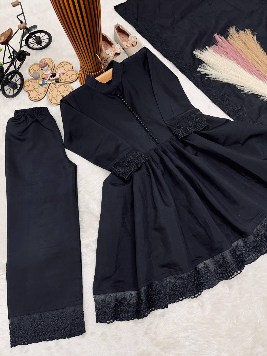 2RICH LOOK ROMAN SILK EMBROIDERY WORK GOWN BOTTOM WITH DUPATTA PARTY WEAR WHOLESALE PRICE ETHNIC GARMENT (9)