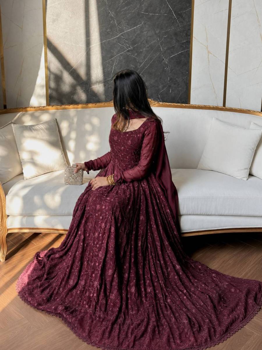 3DESIGNER GEORGETTE SILK THREAD EMBROIDERY WORK WITH GPO LACE BORDER WORK GOWN WITH DUPATTA WEDDING WEAR WHOLESALE PRICE ETHNIC GARMENT (11)