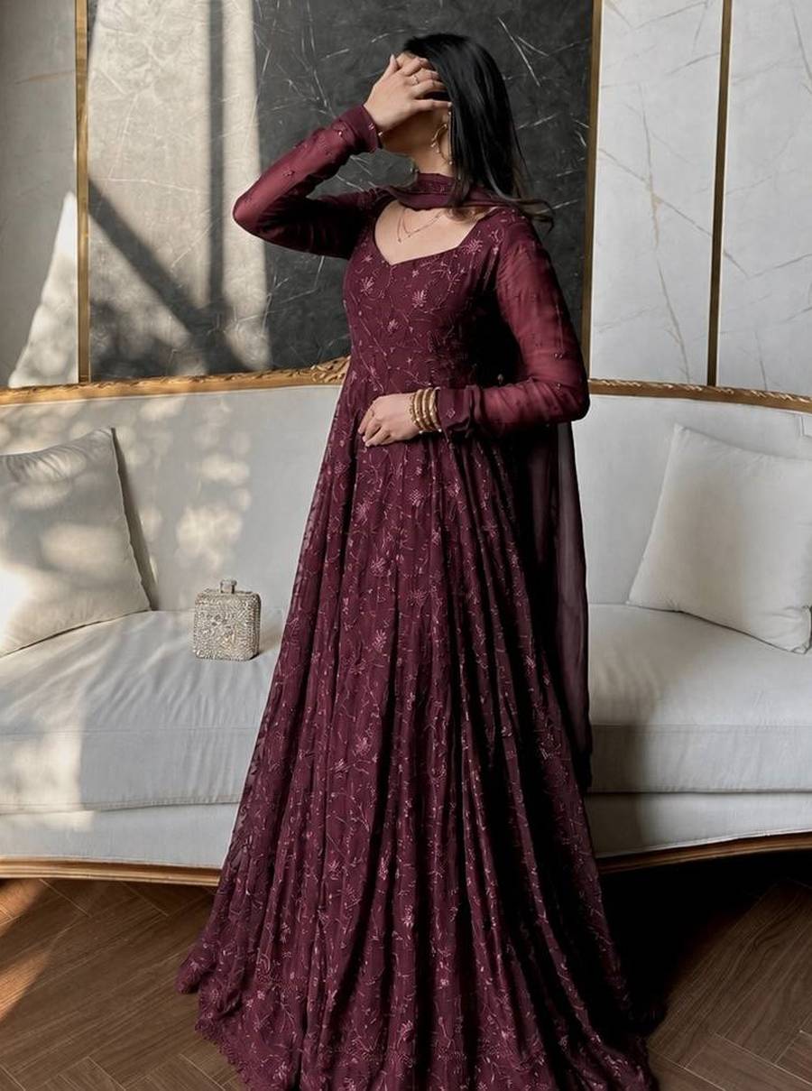 3DESIGNER GEORGETTE SILK THREAD EMBROIDERY WORK WITH GPO LACE BORDER WORK GOWN WITH DUPATTA WEDDING WEAR WHOLESALE PRICE ETHNIC GARMENT (15)