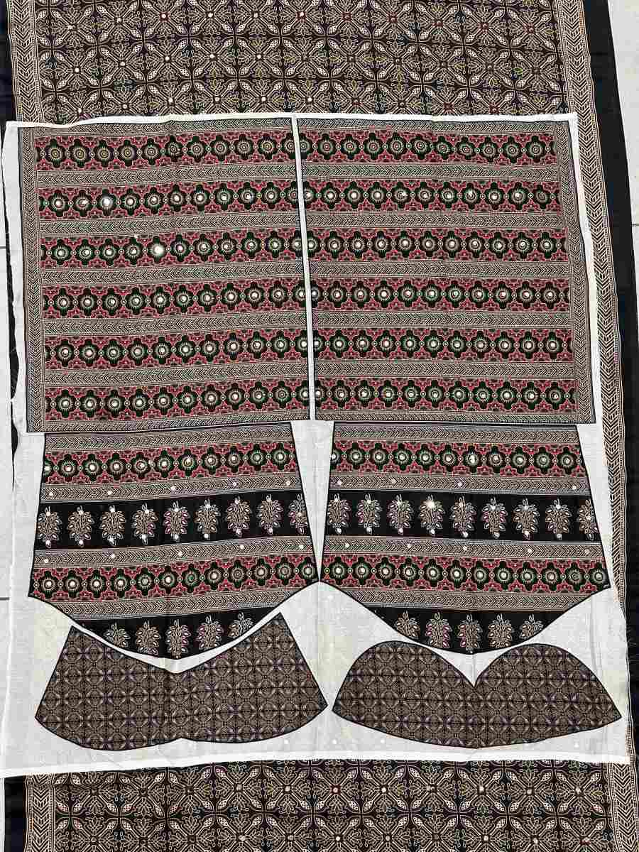 6MODERN CHINON DIGITAL AJRAK PRINT WITH REAL MIRROR WORK SAREE WITH UNSTITCHED BLOUSE PARTY WEAR WHOLESALE PRICE ETHNIC GARMENT (55)