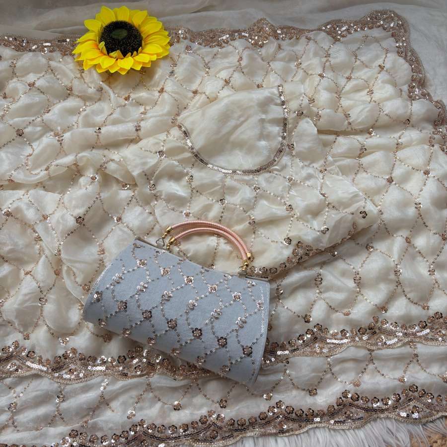 8DESIGNER SPACE SILK ORIGINAL GOLD BEADS WORK WITH CUT WORK BORDER SAREE WITH UNSTITCHED BLOUSE WITH SAME PURSE PARTY WEAR WHOLESALE PRICE ETHNIC GARMENT (16)