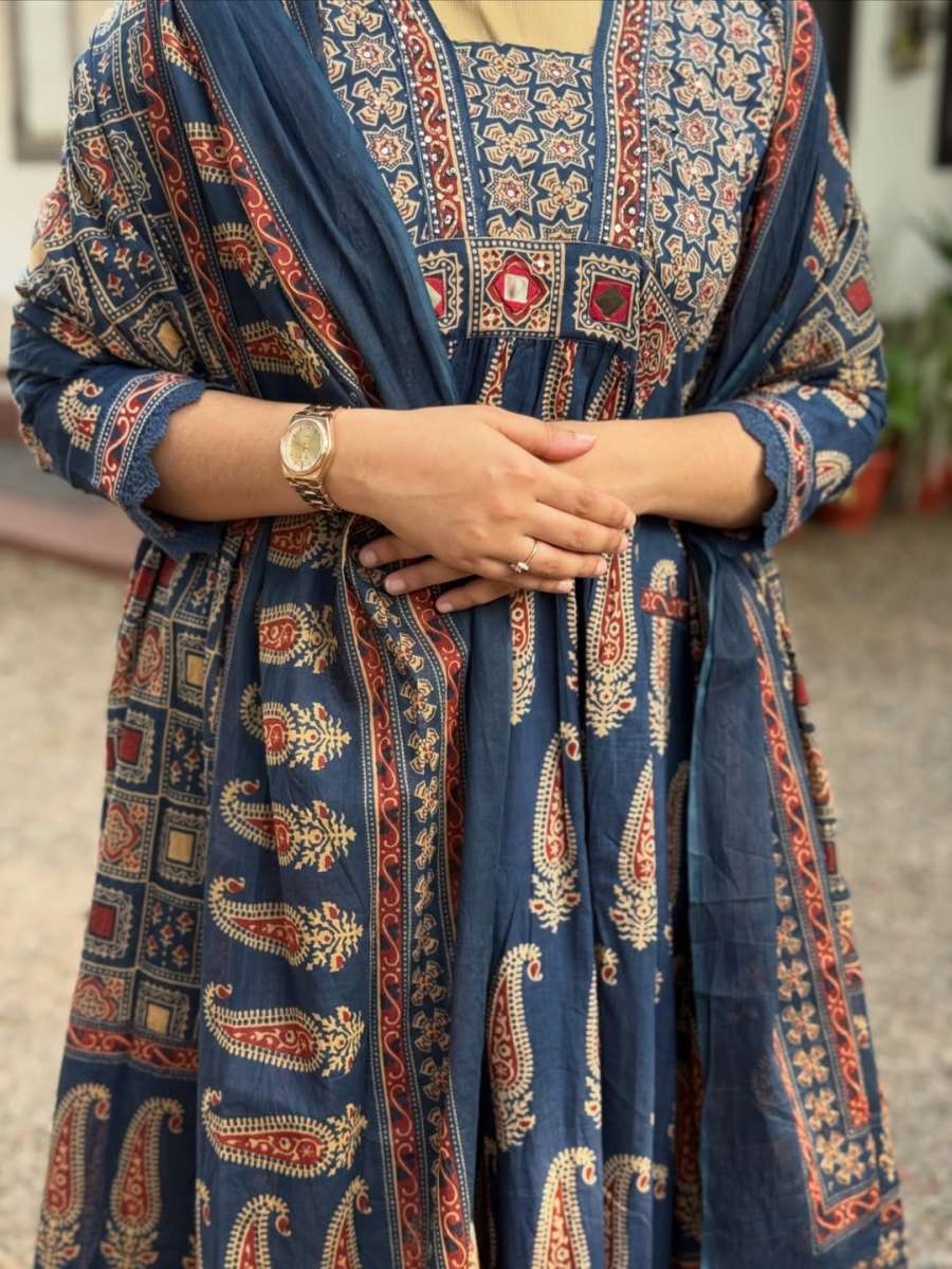 8NEW ARRIVAL COTTON JAIPURI BAGRU PRINT WITH MIRROR WORK TOP BOTTOM WITH DUPATTA FESTIVE WEAR WHOLESALE PRICE ETHNIC GARMENT (13)