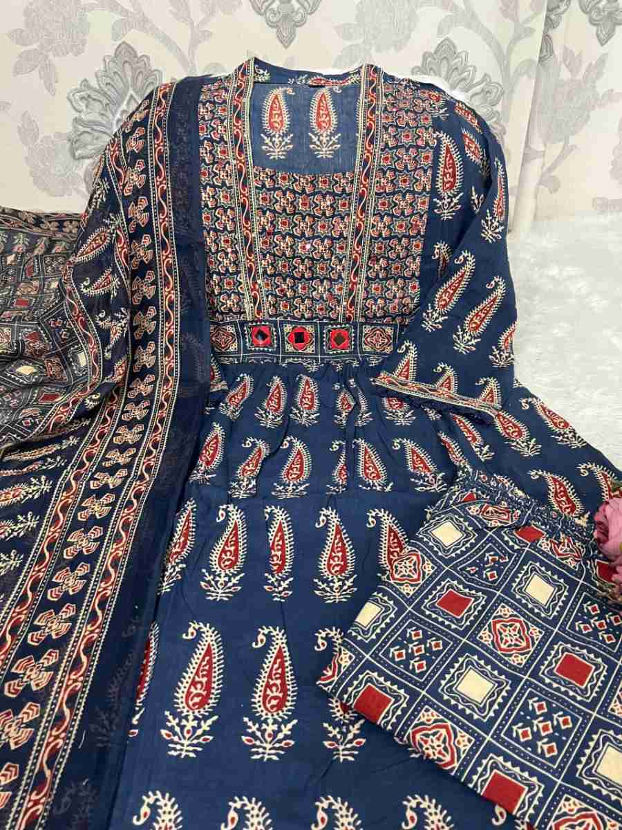 8NEW ARRIVAL COTTON JAIPURI BAGRU PRINT WITH MIRROR WORK TOP BOTTOM WITH DUPATTA FESTIVE WEAR WHOLESALE PRICE ETHNIC GARMENT (19)