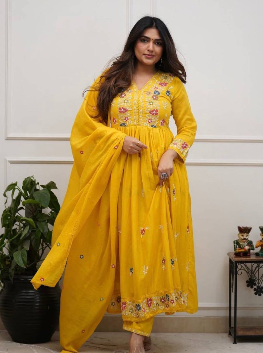 ATTRACTIVE COTTON EMBROIDERY WORK TOP VOTTOM WITH DUPATTA FESTIVE WEAR WHOLESALE PRICE ETHNIC GARMENT (14)