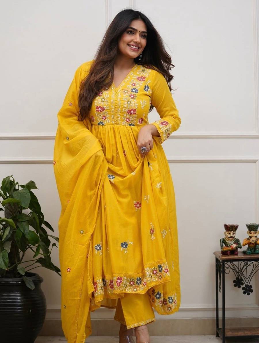 ATTRACTIVE COTTON EMBROIDERY WORK TOP VOTTOM WITH DUPATTA FESTIVE WEAR WHOLESALE PRICE ETHNIC GARMENT (18)