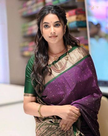 ATTRACTIVE LICHI SILK JACQUARD WORK SAREE WITH UNSTITCHED BLOUSE PURPLE