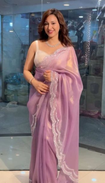 ATTRACTIVE TISSUE TWEEL NET DIAMOND  CUT AND PANEL WORK SAREE WITH UNSTITCHED BLOUSE LAVENDER