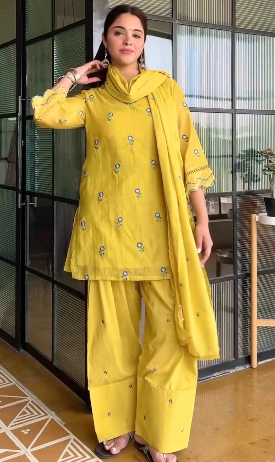 BOLLY WOOD SATIN MUL CHANDHERI EMBROIDERY WORK TOP BOTTOM WITH DUPATTA CASUAL WEAR WHOLESALE PRICE ETHNIC GARMENT (2)