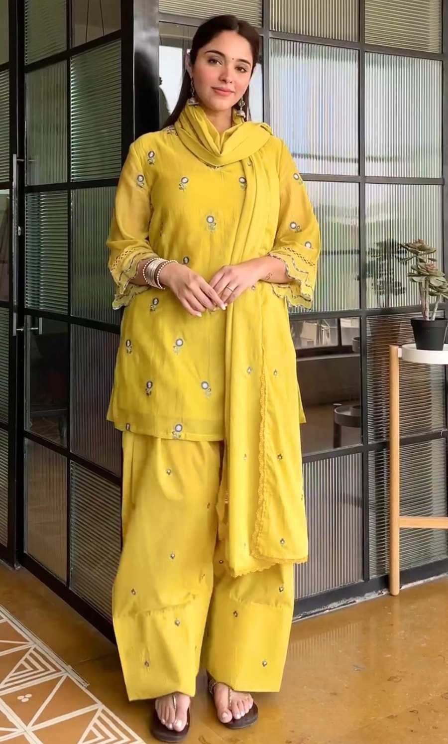 BOLLY WOOD SATIN MUL CHANDHERI EMBROIDERY WORK TOP BOTTOM WITH DUPATTA CASUAL WEAR WHOLESALE PRICE ETHNIC GARMENT (4)