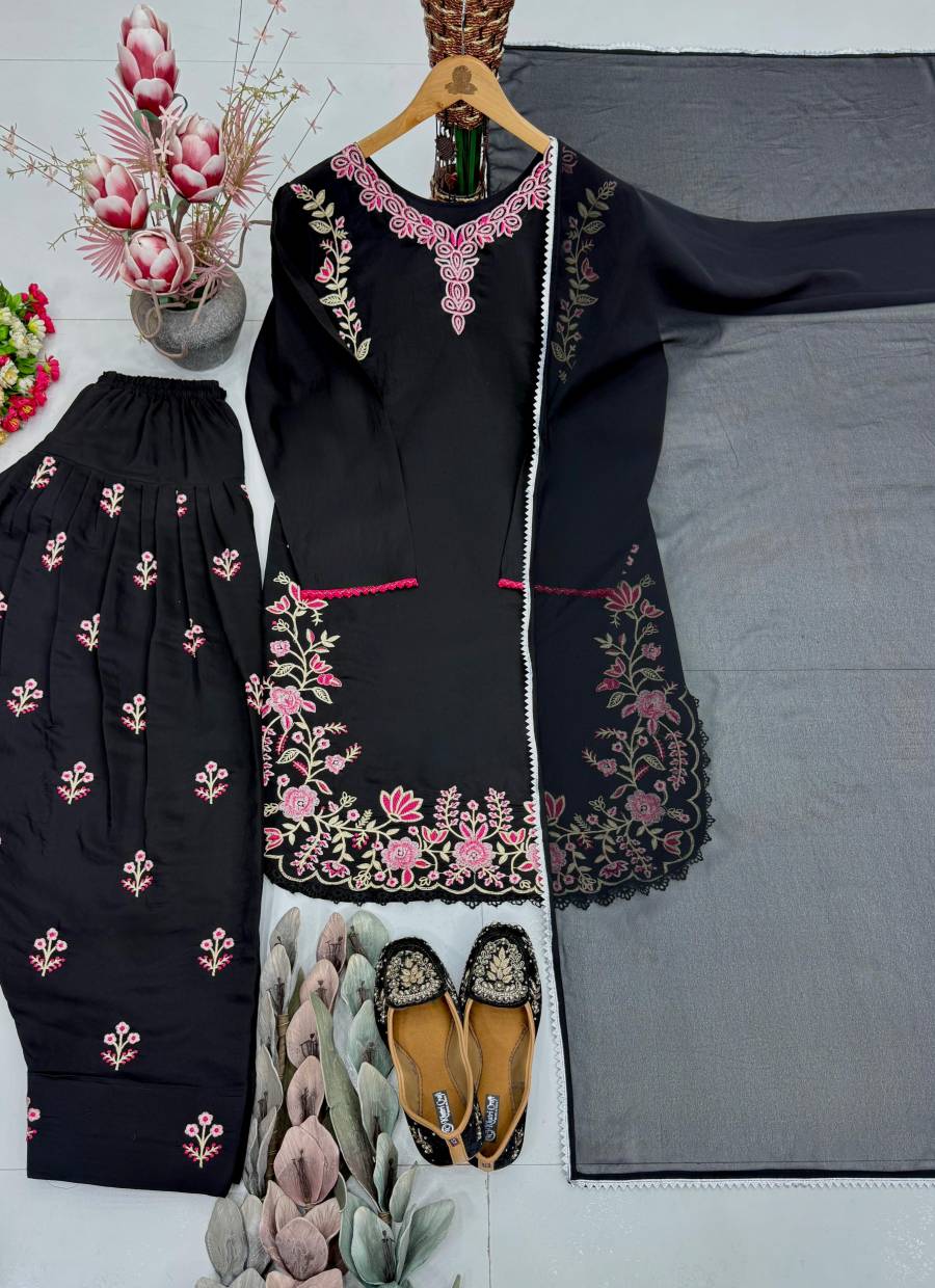 DESIGNER ROMAN SILK EMBROIDERY WORK WITH FANCY LACE BORDER WORK TOP PATIYALA WITH DUPATTA FESTIVE WEAR WHOLESALE PRICE ETHNIC GARMENT (3)