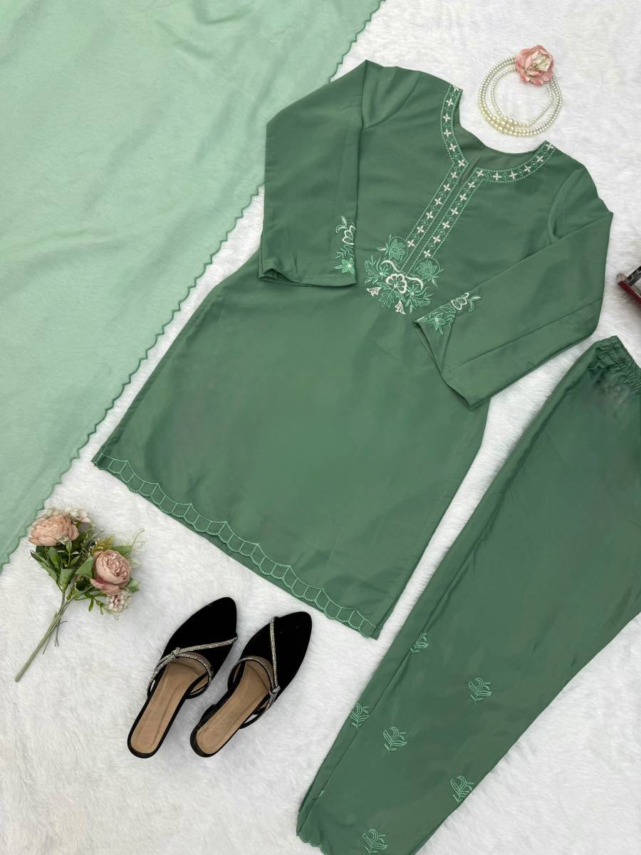 MODERN AMERICAN SILK THREAD WORK TOP BOTTOM WITH DUPATTA FESTIVE WEAR WHOLESALE PRICE ETHNIC GARMENT (8)