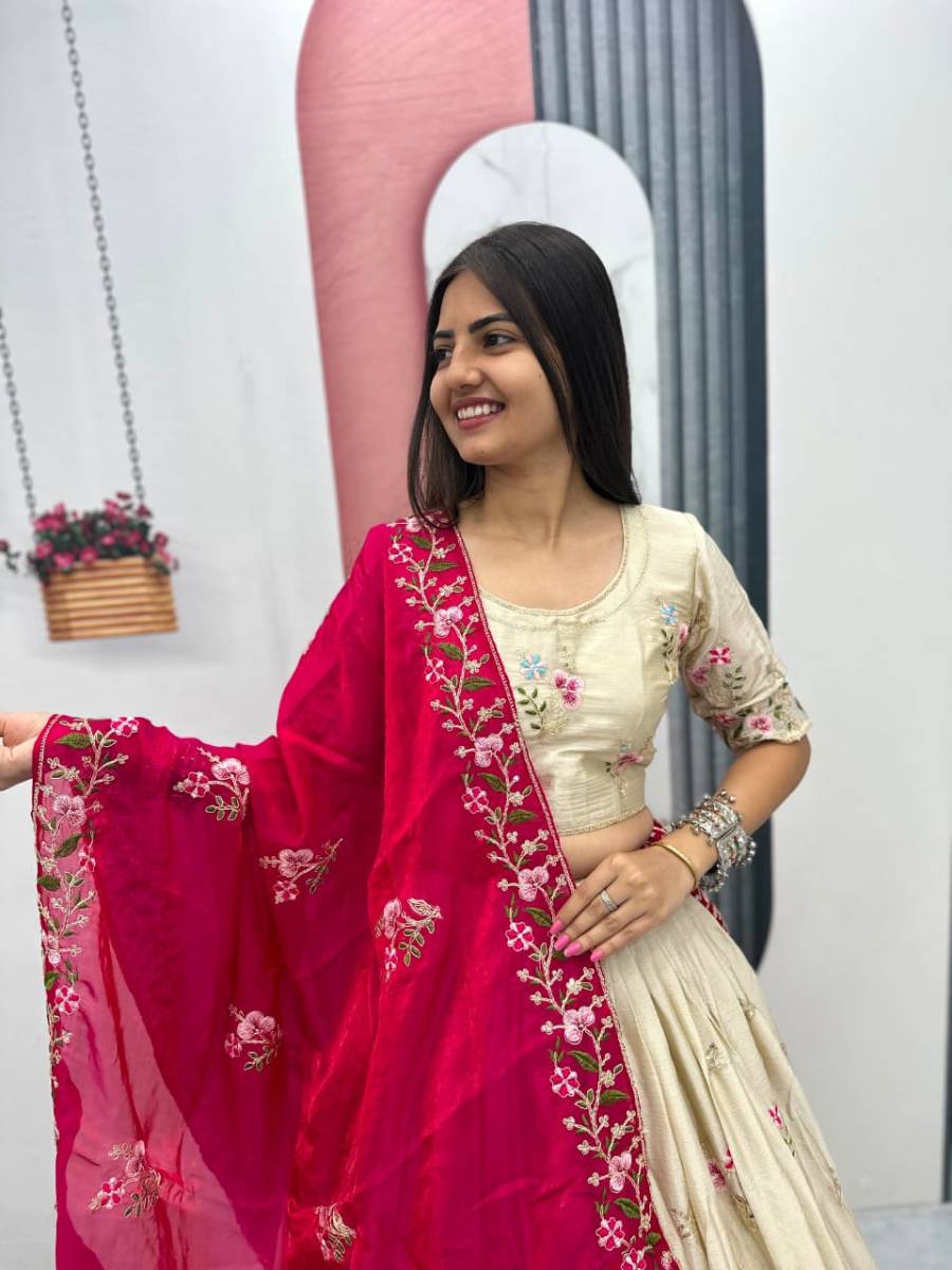 MODERN CHINON EMBROIDERY THREAD & SEQUENCE WORK LEHENGA CHOLI WITH DUPATTA WEDDING WEAR WHOLESALE PRICE ETHNIC GARMENT (14)