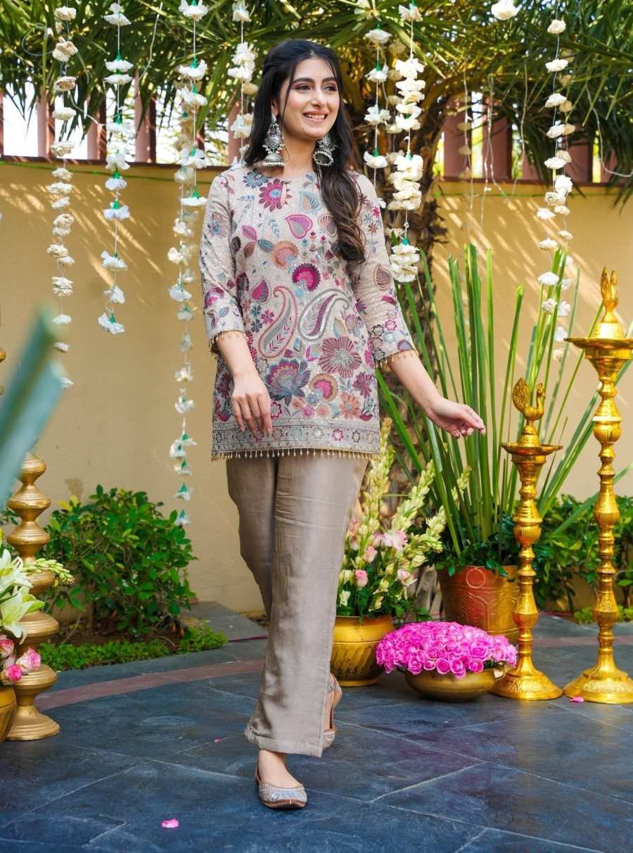 MODERN NC VICHITRA SEQUENCE CODING EMBROIDERY WORK CO-ORD SET FESTIVE WEAR WHOLESALE PRICE ETHNIC GARMENT (3)