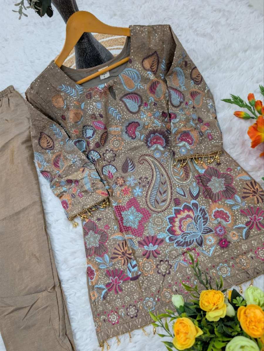 MODERN NC VICHITRA SEQUENCE CODING EMBROIDERY WORK CO-ORD SET FESTIVE WEAR WHOLESALE PRICE ETHNIC GARMENT (7)