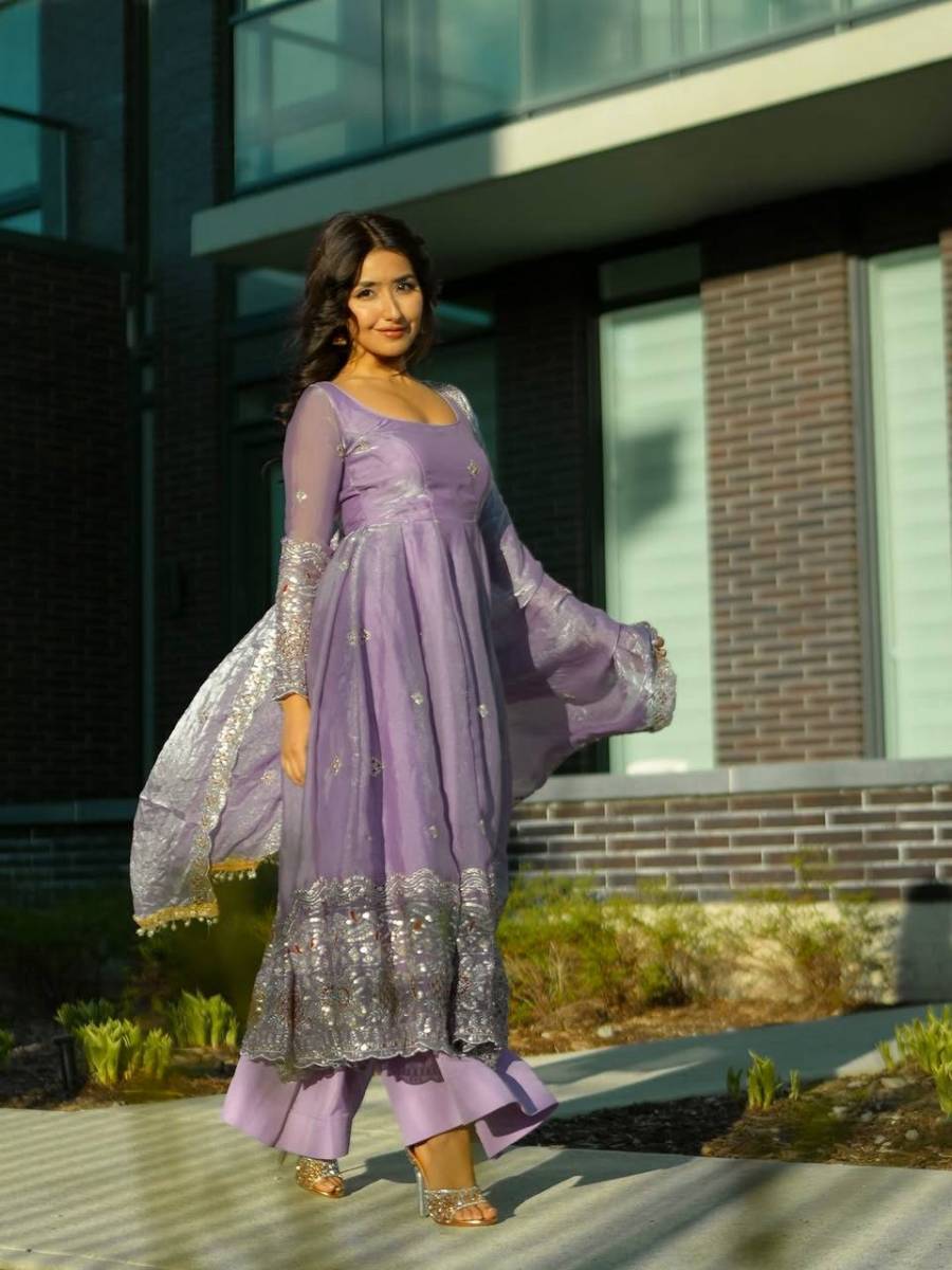 MODERN-TWO-TINE-FENDY-SILK-EMBROIDERY-SEQUENCE-WORK-GOWN-PALAZZO-WITH-DUPATTA-FESTIVE-WEAR-WHOLESALE-PRICE-ETHNIC-GARMENT-11 (1)