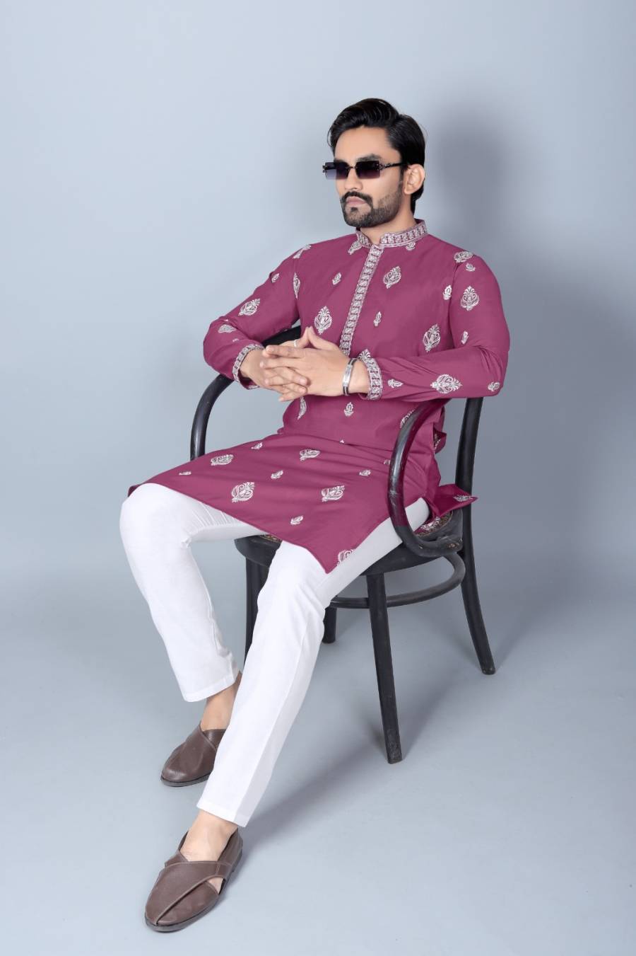 NEW ARRIVAL CHANDERI SILK THREAD WORK MEN'S KURTA PAYJAMA FESTIVE WEAR WHOLESALE PRICE ETHNIC GARMENT (1)
