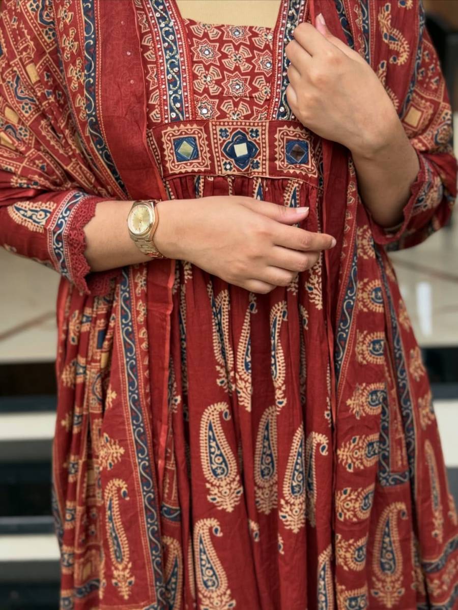NEW ARRIVAL COTTON JAIPURI BAGRU PRINT WITH MIRROR WORK TOP BOTTOM WITH DUPATTA FESTIVE WEAR WHOLESALE PRICE ETHNIC GARMENT (15)