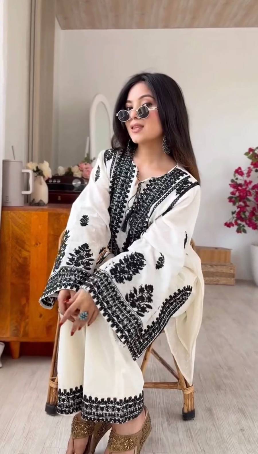 NEW ARRIVAL RAYON BUTTI SILK EMBROIDERY CHAIN STITCH WORK TOP PALAZZO SET CASUAL WEAR WHOLESALE PRICE ETHNIC GARMENT (1)