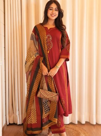 RICH LOOK JAIPURI COTTON BAGRU PRINT AND MIRROR WORK TOP BOTTOM WITH DUPATTA MAROON