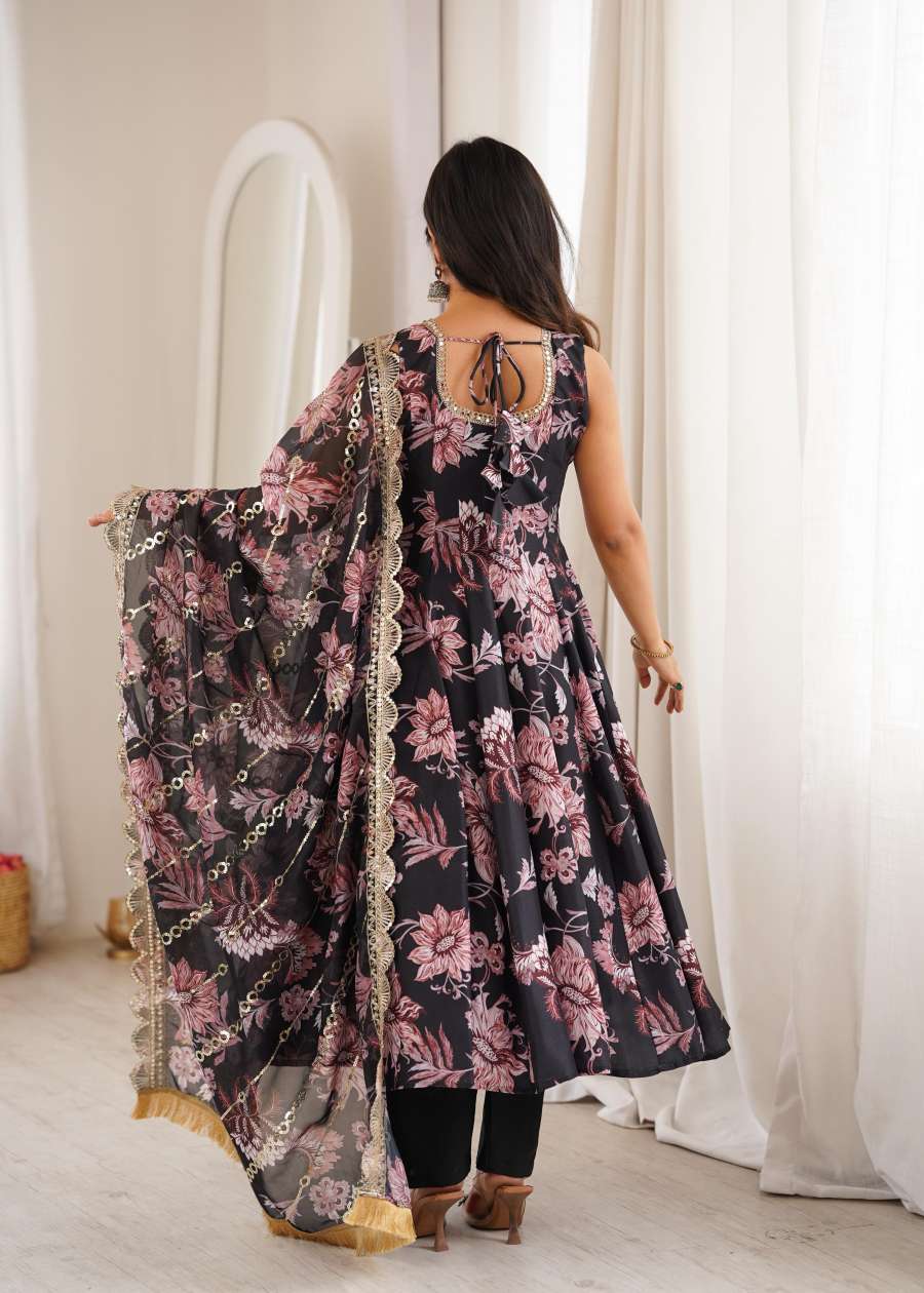 RICH LOOK MUSLIN FLORAL PRINT WORK GOWN BOTTOM WITH DUPATTA SEASONABLE WEAR WHOLESALE PRICE ETHNIC GARMENT (5)