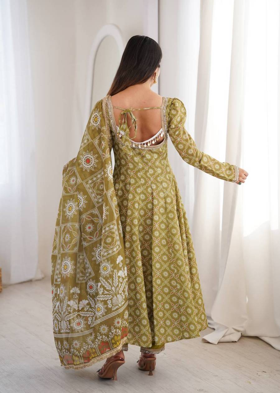 RICH LOOK MUSLIN PRINTED WITH MIRROR LACE WORK GOWN BOTTOM WITH DUPATTA FESTIVE WEAR WHOLESALE PRICE ETHNIC GARMENT (13)