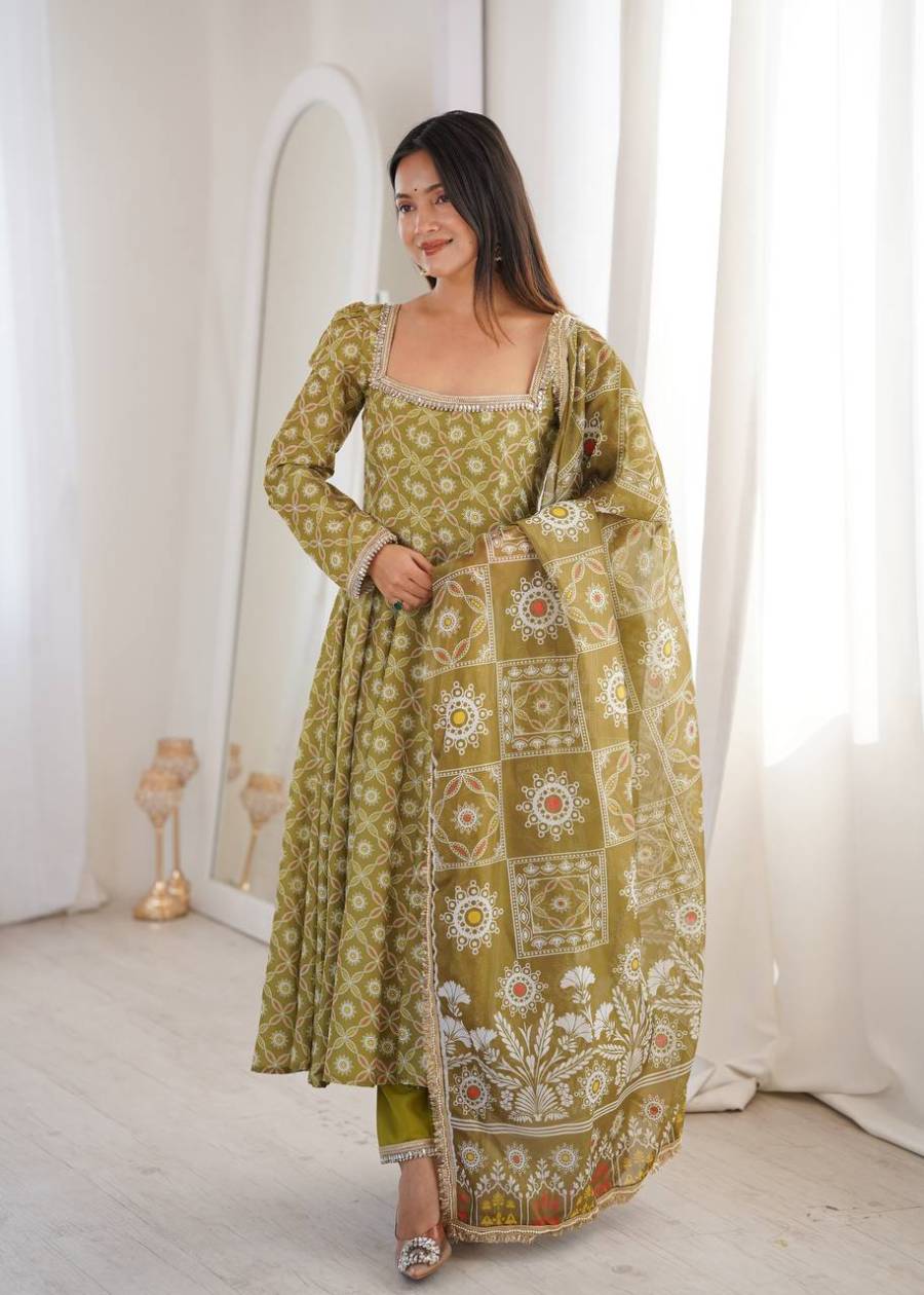 RICH LOOK MUSLIN PRINTED WITH MIRROR LACE WORK GOWN BOTTOM WITH DUPATTA FESTIVE WEAR WHOLESALE PRICE ETHNIC GARMENT (14)