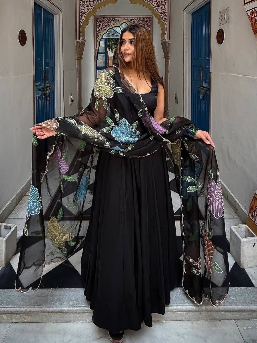 RICH LOOK NATURAL CREPE PLAIN GOWN BOTTOM WITH BRUSH PRINT WITH THREAD WITH SEQUENCE WORK DUPATTA FESTIVE WEAR WHOLESALE PRICE ETHNIC GARMENT (11)