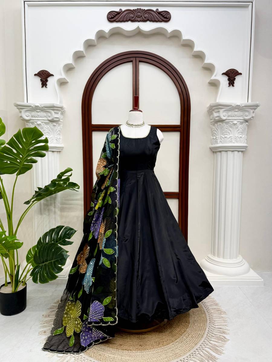 RICH LOOK NATURAL CREPE PLAIN GOWN BOTTOM WITH BRUSH PRINT WITH THREAD WITH SEQUENCE WORK DUPATTA FESTIVE WEAR WHOLESALE PRICE ETHNIC GARMENT (5)