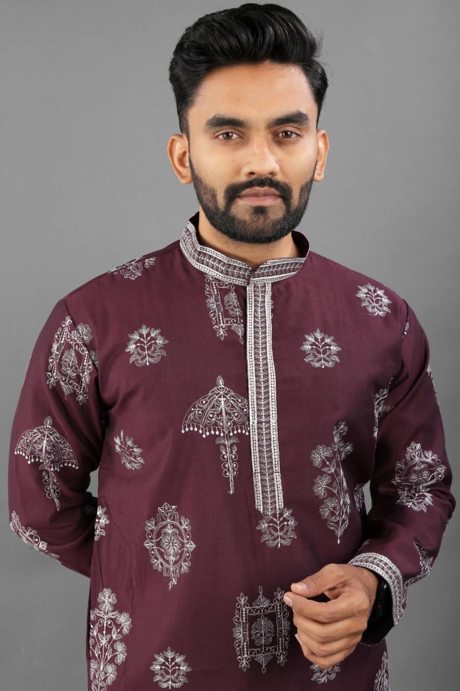 RICH LOOK RUSSIAN SILK EMBROIDERY WORK MEN'S KURTA PAYJAMA FESTIVE WEAR WHOLESALE PRICE ETHNIC GARMENT (9)