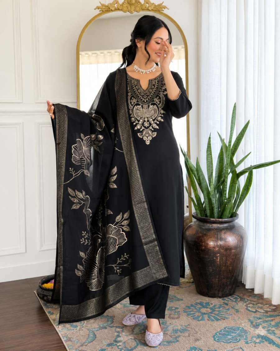 DESIGNER SLUB COTTON EMBROIDERY WORK TOP BOTTOM WITH DUPATTA CASUAL WEAR WHOLESALE PRICE ETHNIC GARMENT (1)