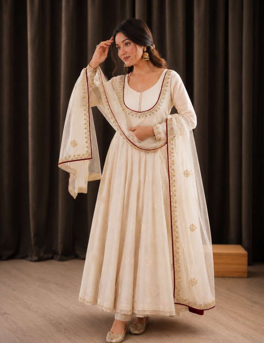 FABULOUS ROMAN COTTON EMBROIDERY THREAD AND SEQUENCE WORK GOWN BOTTOM WITH DUPATTA FESTIVAL WEAR WHOLESALE PRICE ETHNIC GARMENT (5)