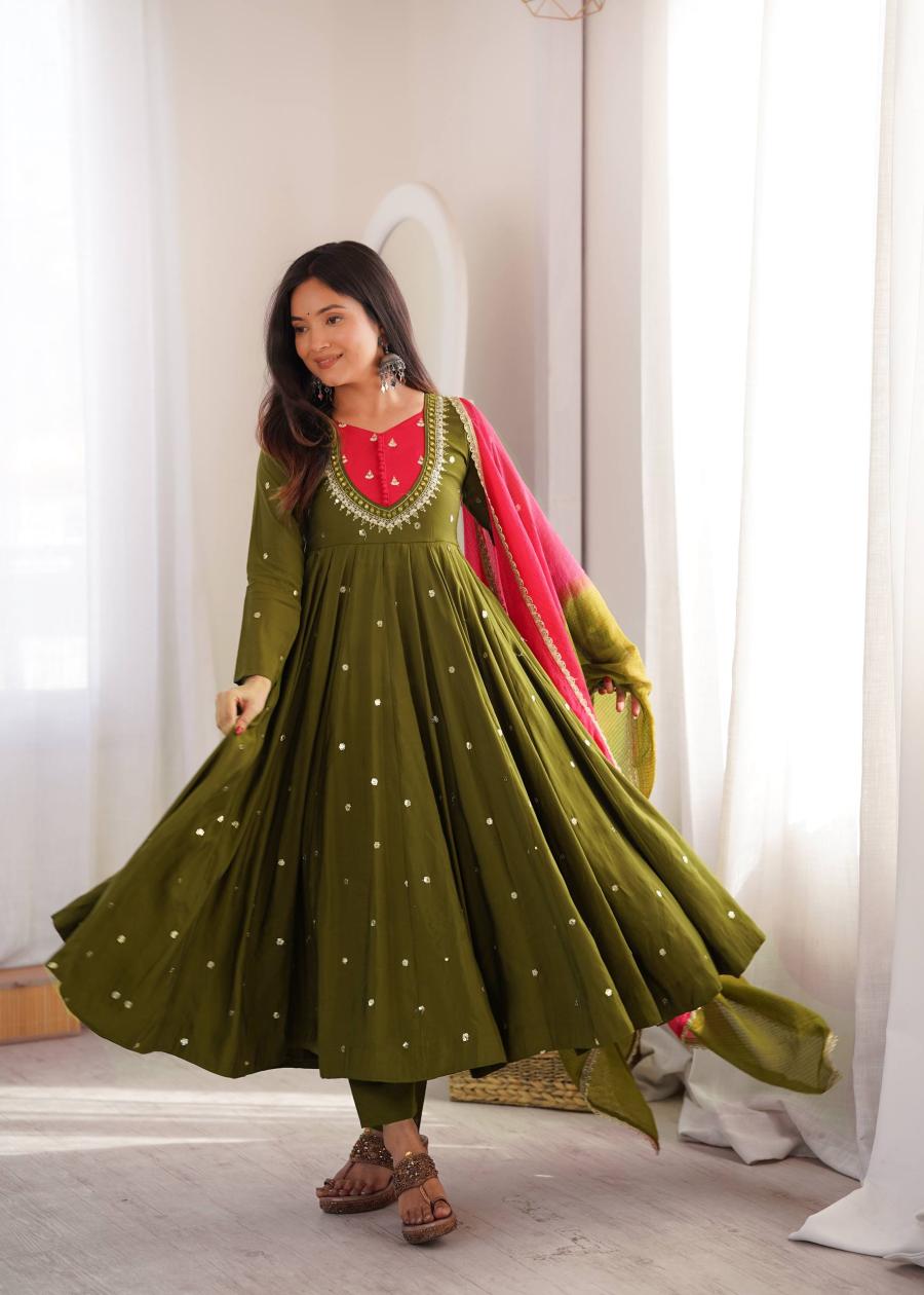 MODERN ROMAN SILK EMBROIDERY SEQUENCE WITH REAL MIRROR WORK GOWN BOTTOM WITH DUPATTA WEDDING WEAR WHOLESALE PRICE ETHNIC GARMENT (14)