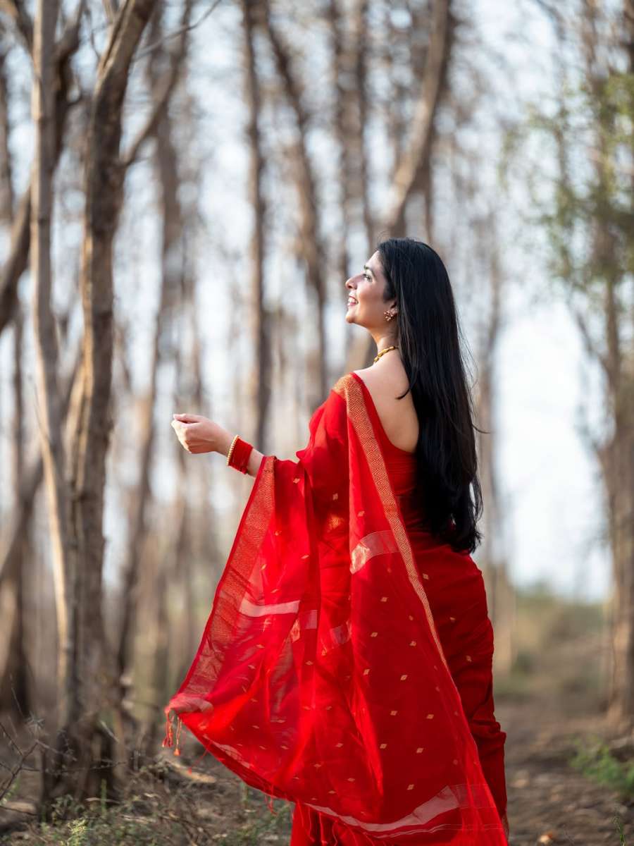 MODERN SOFT COTTON WEAVING WORK SAREE WITH UNSTITCHED BLOUSE FESTIVAL WEAR WHOLESALE PRICE ETHNIC GARMENT (4)