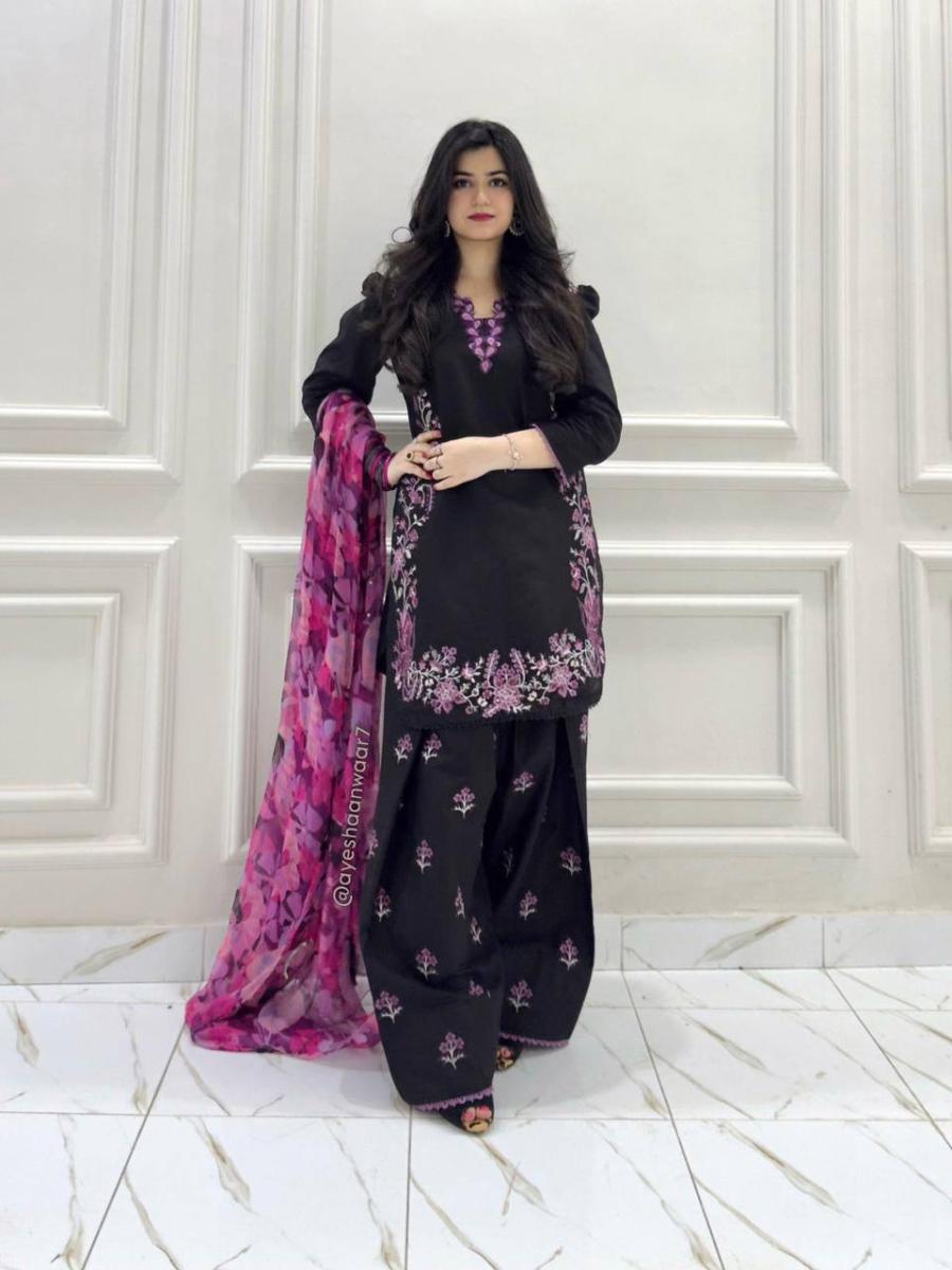 MOST PICKED FRENCH CREPE THREAD EMBROIDERY WORK TOP PATIYALA WITH DUPATTA FESTIVE WEAR WHOLESALE PRICE ETHNIC GARMENT (17)
