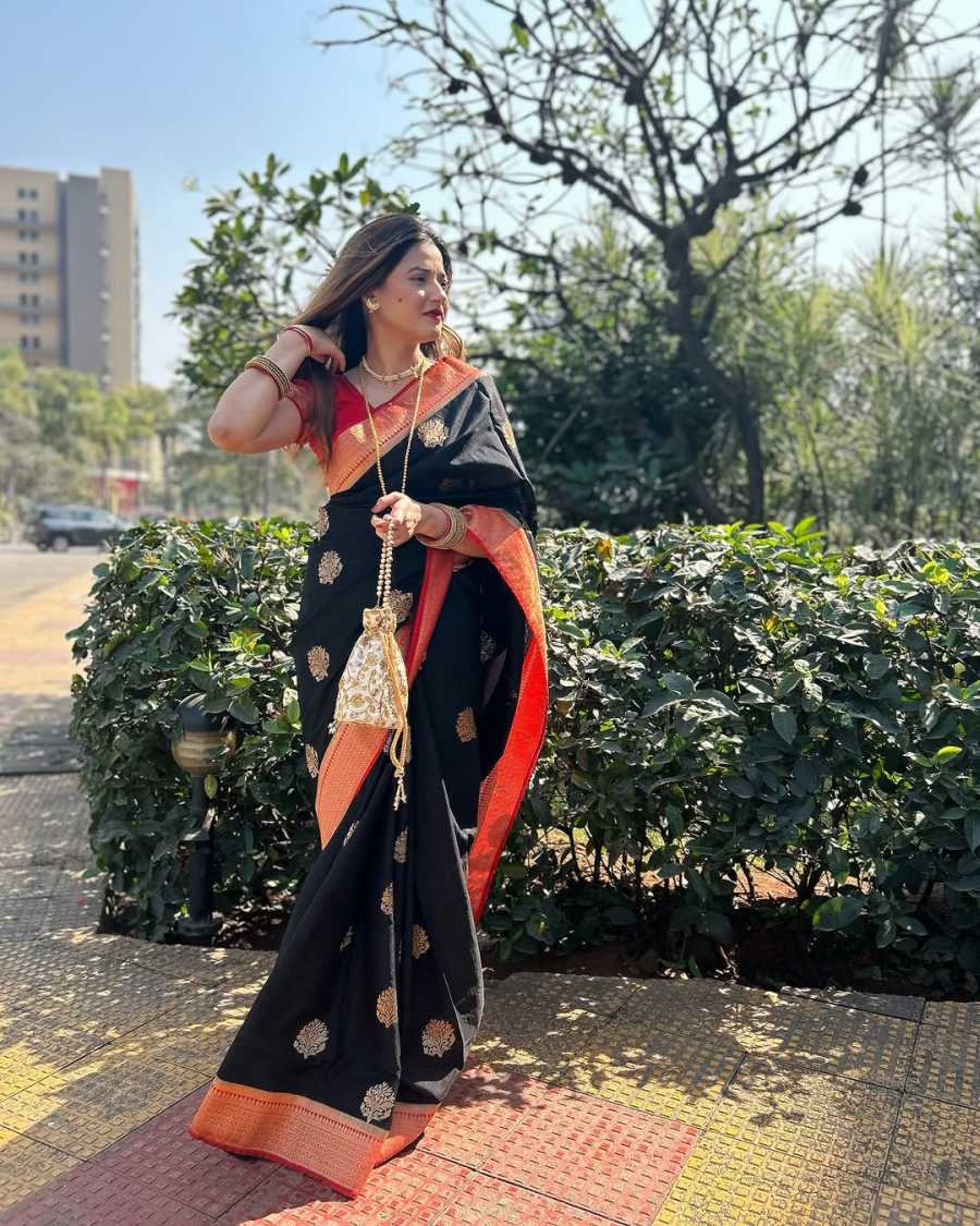 RICH LOOK BANARASI SOFT SILK MINIMALISTIC DESIGN WORK SAREE WITH UNSTITCHED BLOUSE CASUAL WEAR WHOLESALE PRICE ETHNIC GARMENT (6)