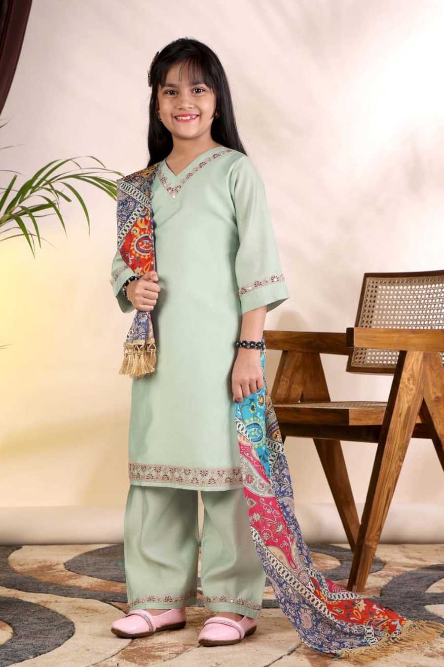 TRENDING ROMAN LACE PATTI BORDER TOP BOTTOM WITH DUPATTA CASUAL WEAR WHOLESALE PRICE ETHNIC GARMENT (13)