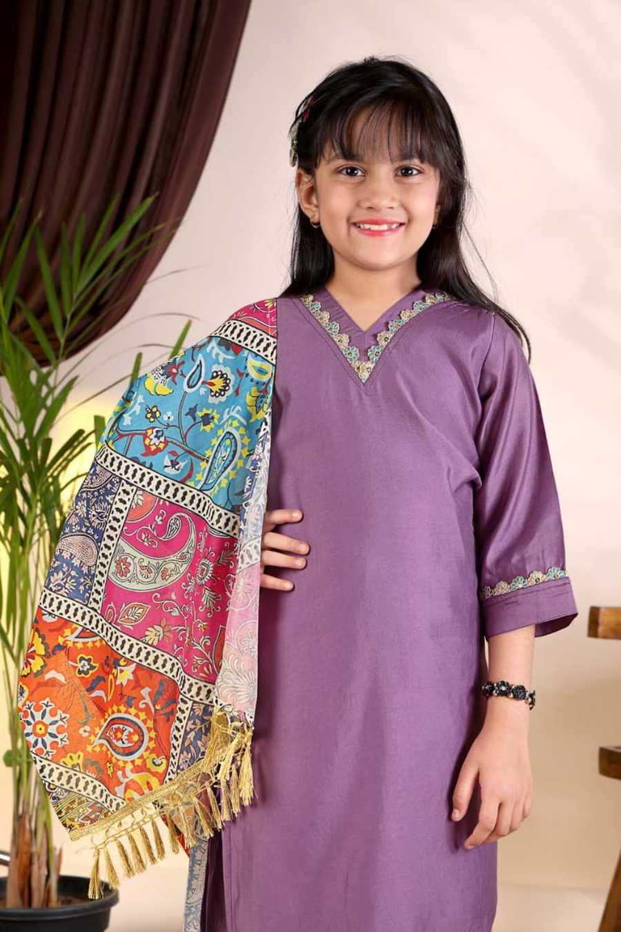 TRENDING ROMAN LACE PATTI BORDER TOP BOTTOM WITH DUPATTA CASUAL WEAR WHOLESALE PRICE ETHNIC GARMENT (17)